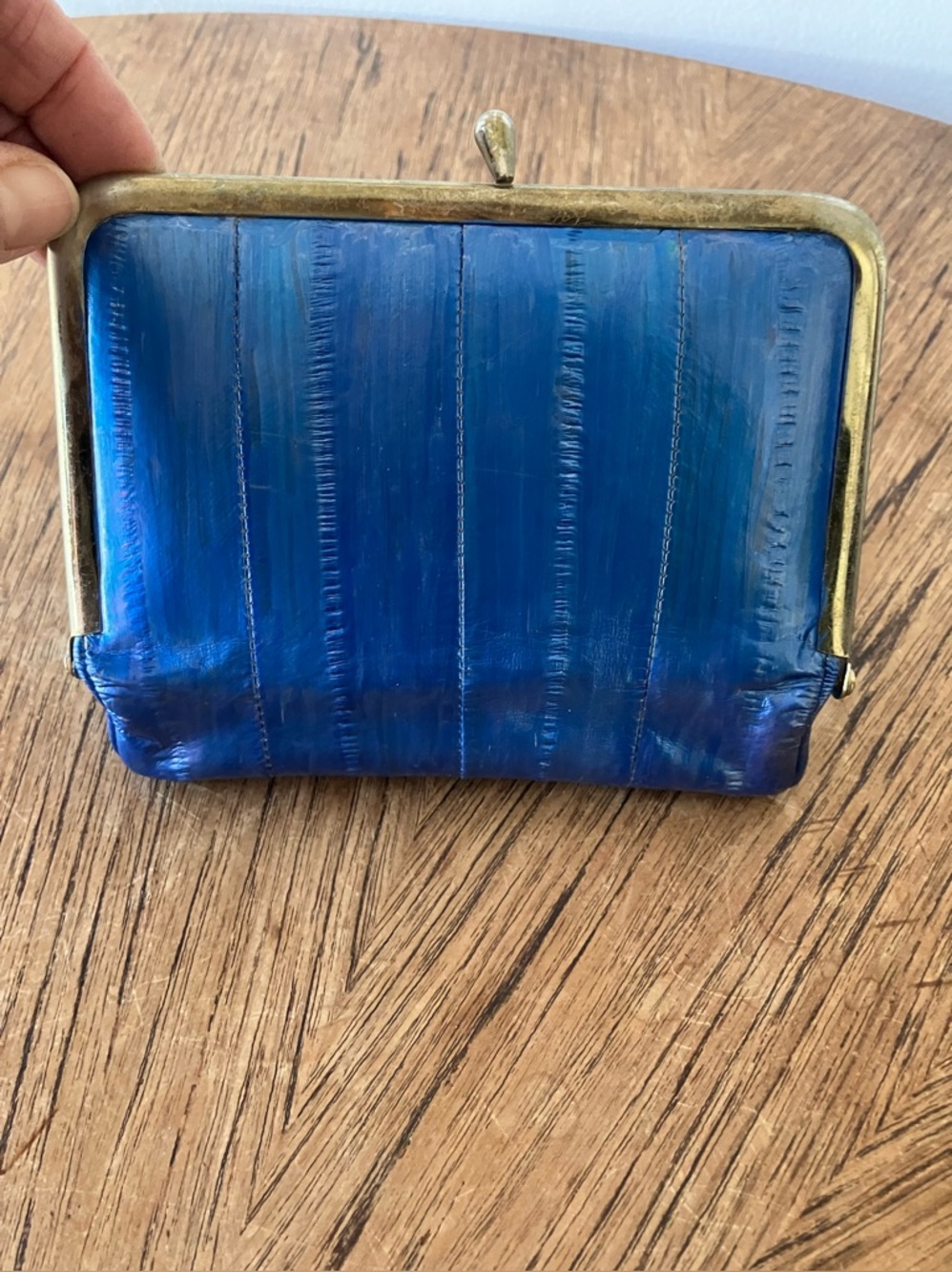 💥2 for 1💥Hand Painted VNT Eel Skin Clutch Purse with Kiss Lock & Mirror / Wallet - Picture 3 of 13